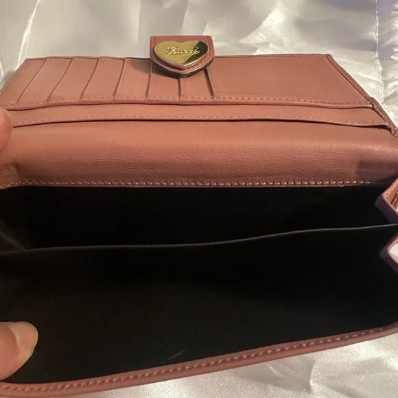 Gucci Guccissima Snapped Wallet